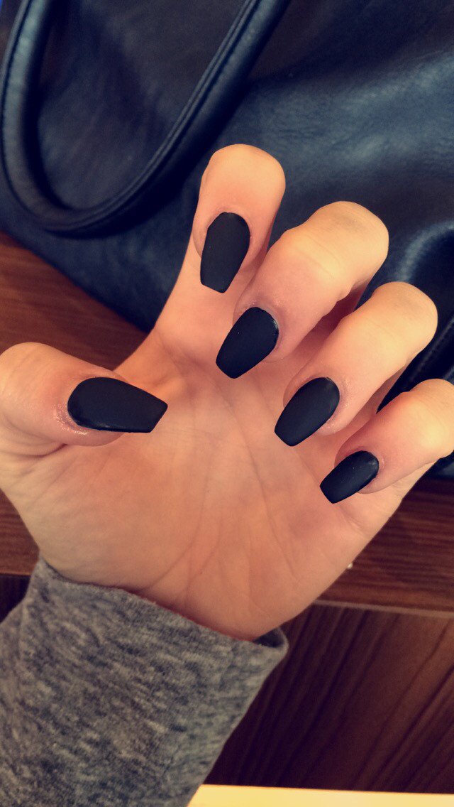 Midnight Matte Black Neglelakk | Luvikno