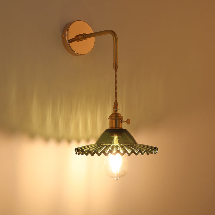 Skjermet Glass Vegglampe Vintage Enkelt Lyspære Sengemontasje Lampe i Gull | Luvikno