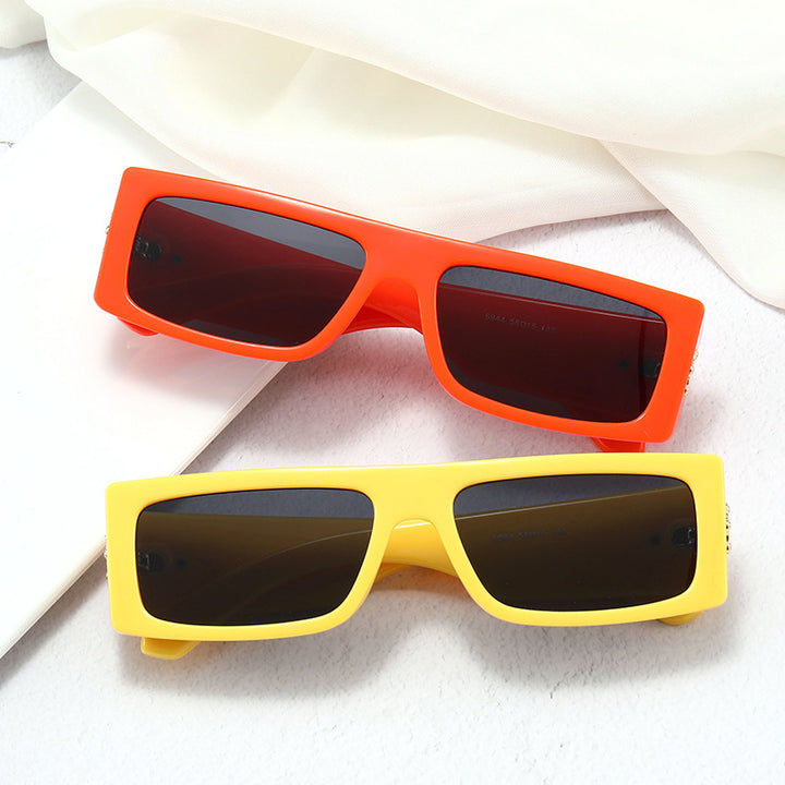 Dame moteriktig oversized solbrille med innovativt design Luvikno