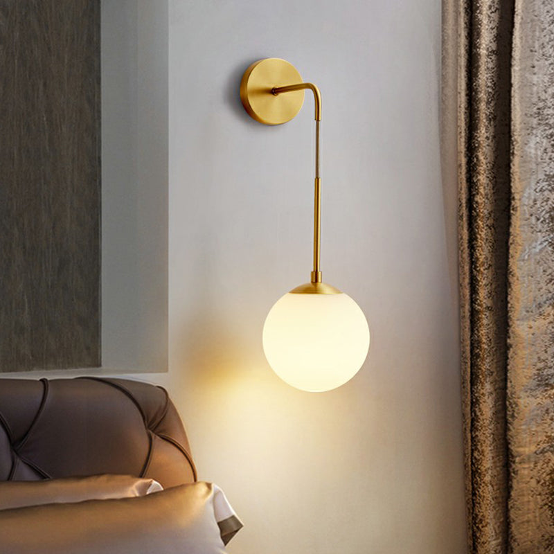 Global Wall Light Fixture Simplicity Hvit Glass 1 Pære Soverom Vegglampe i Messing | Luvikno