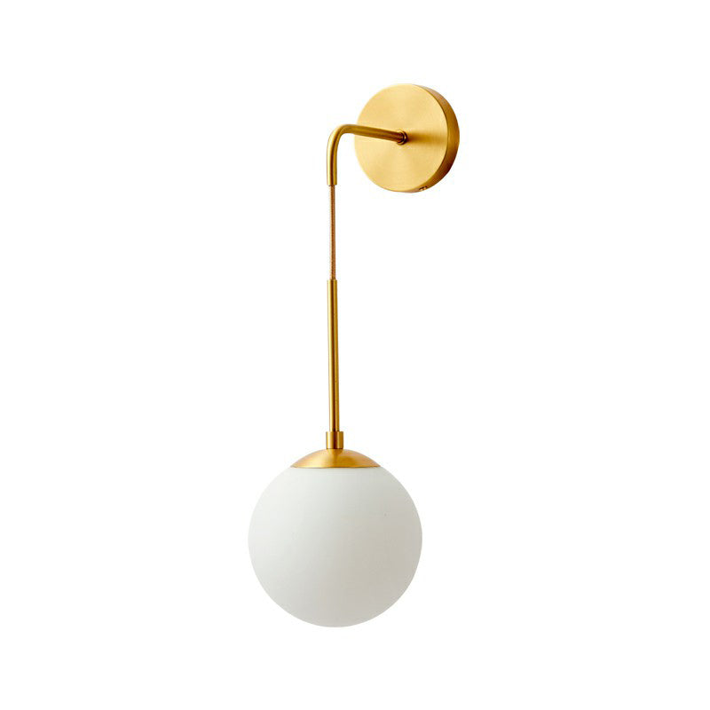 Global Wall Light Fixture Simplicity Hvit Glass 1 Pære Soverom Vegglampe i Messing | Luvikno