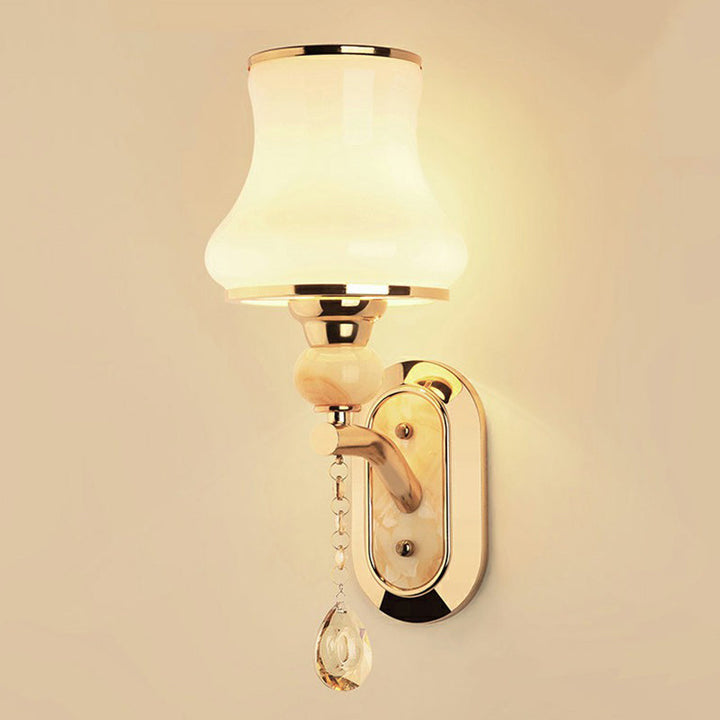 Simplicity Flared Veggmontert Belysning Enkel Matt Hvit Glass Lampe i Gull | Luvikno