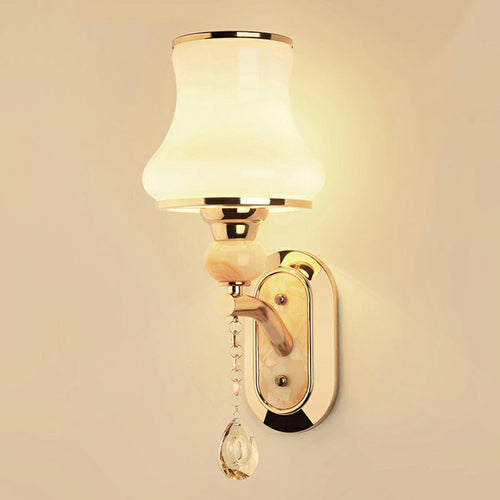 Simplicity Flared Veggmontert Belysning Enkel Matt Hvit Glass Lampe i Gull | Luvikno