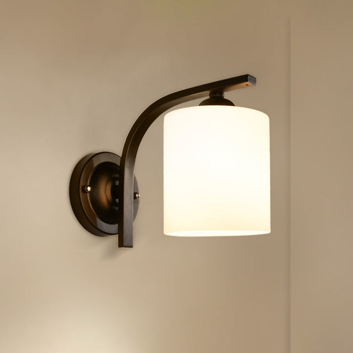 Sylinderisk Hvit Glass Vegglampe Vintage 1 Hode Korridor Vegglys med Buet Arm i Svart | Luvikno