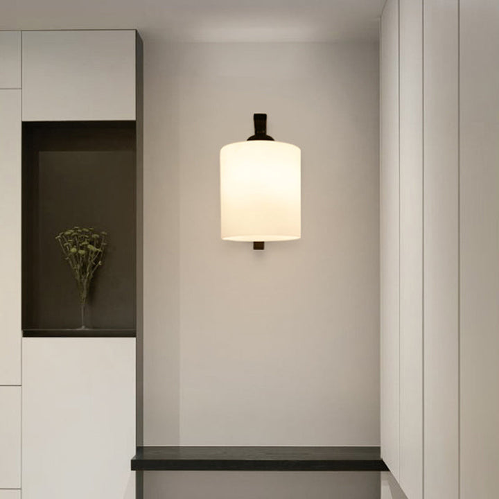 Sylinderisk Hvit Glass Vegglampe Vintage 1 Hode Korridor Vegglys med Buet Arm i Svart | Luvikno