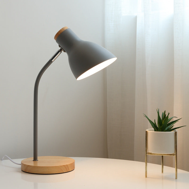 Gledelig makaron bordlampe for barnerom – LED nattbordlampe med lekent design og holdbare materialer | Luvikno
