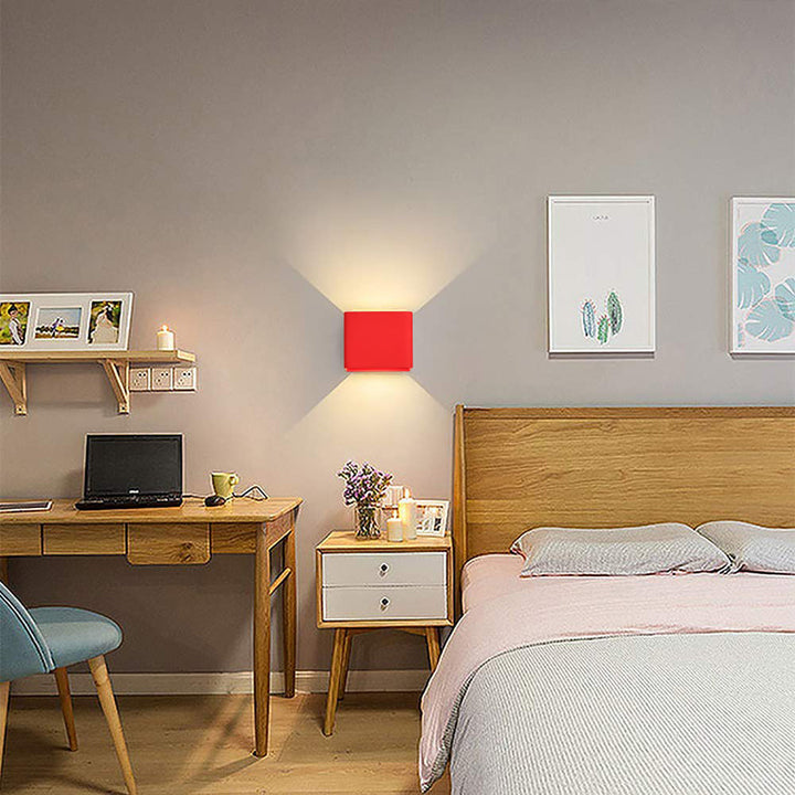 Firkantet vegglampe med unikt design Luvikno