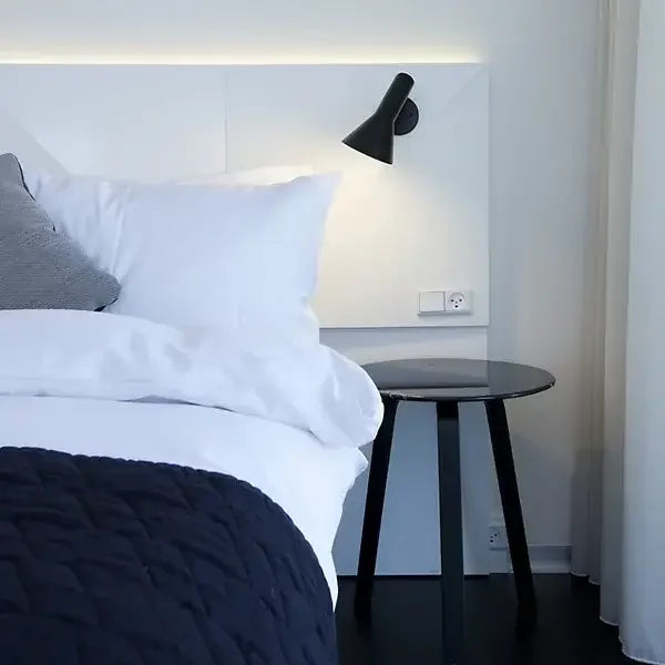 Luvikno | LumiMinimal Bord - Elegant LED Bordlampe for Moderne Interiør