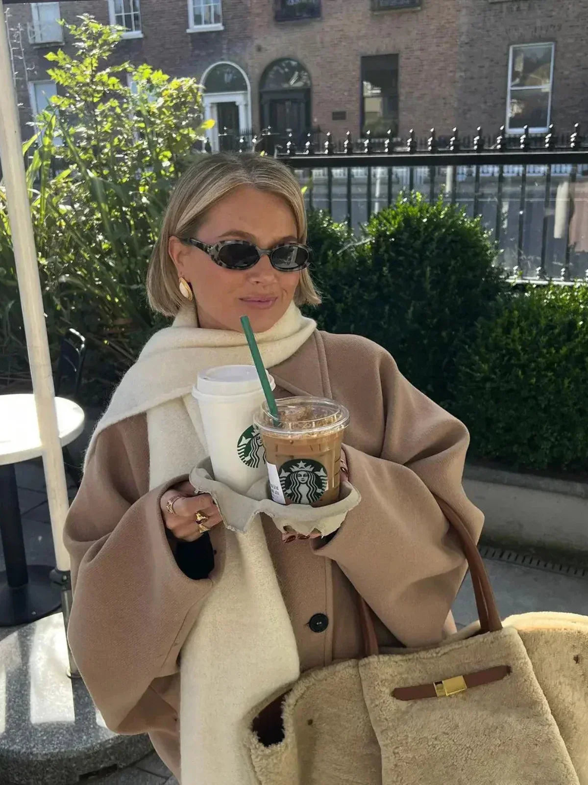 Luvik | Hiekkakivitrenssitakki