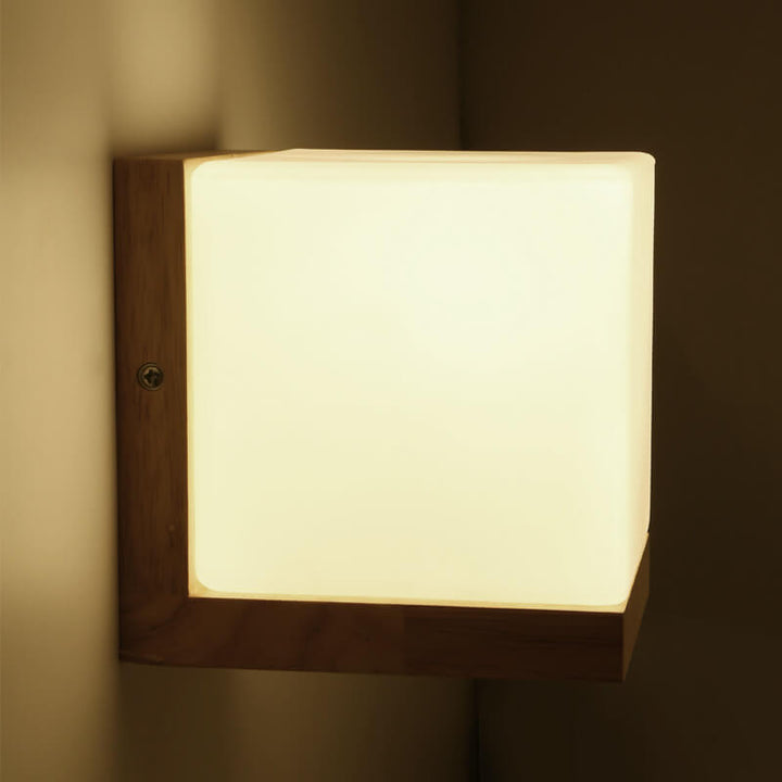 Luvikno | EcoChic Cube Vegglampe – Bærekraftig & Moderne Design
