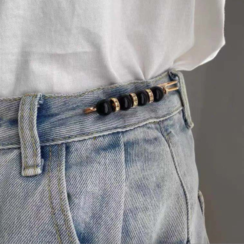 Luvikno | Brosje laget av perler og legering