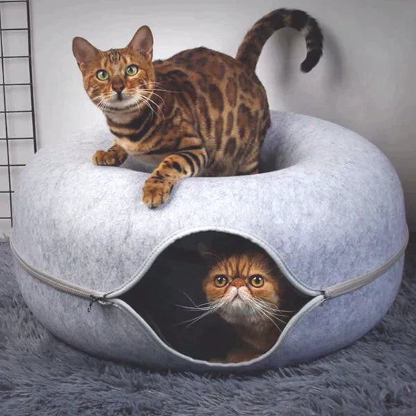 Luvikno | Cozy Donut Katt Seng – Plysjmateriale, Aktivitetsbunn, 20-tommers Diameter, Ideell for Avslapning og Lek