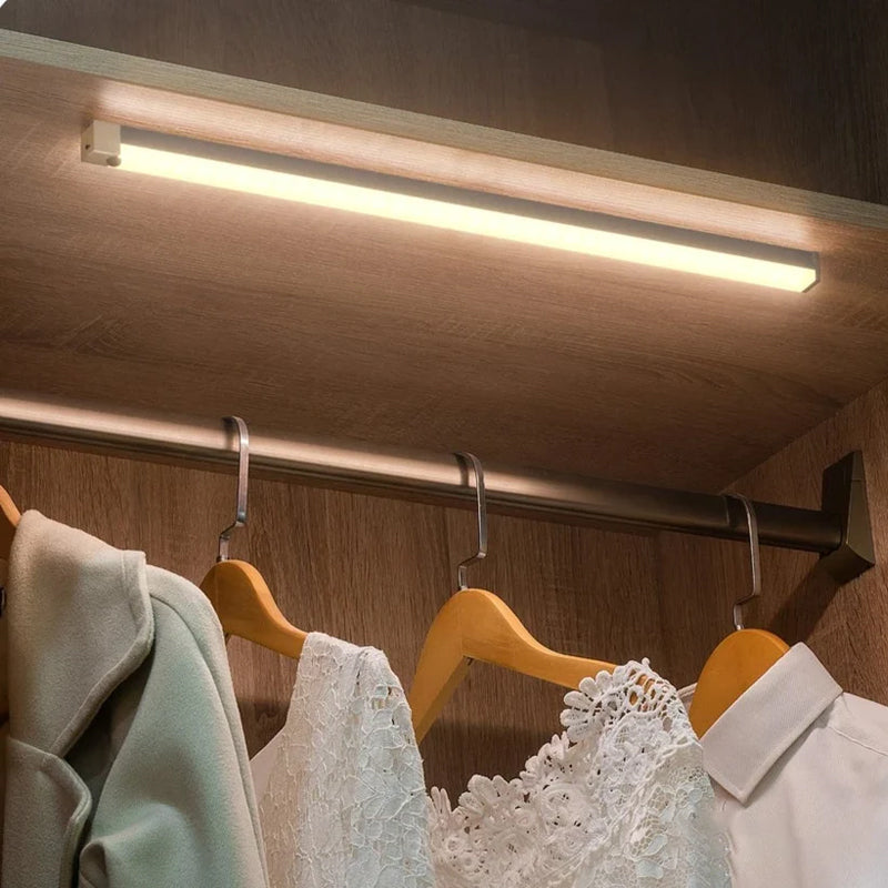 Luvikno | LED Bevegelsessensor Skaplys (2 deler)