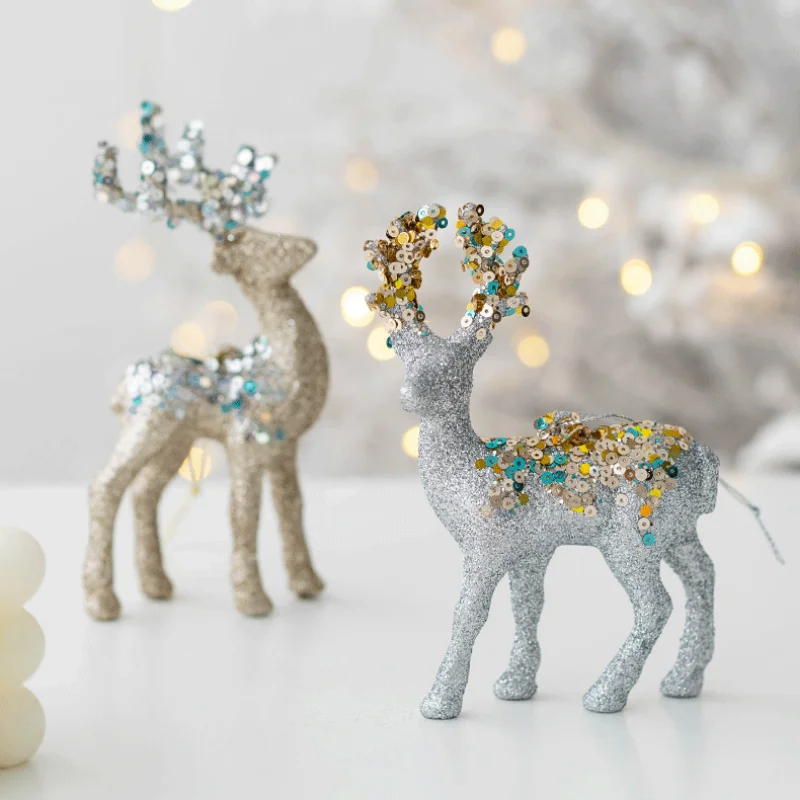 Luvikno | Sprudlende Hjort Ornament – Luksus Juledekorasjon for en Festlig Atmosfære
