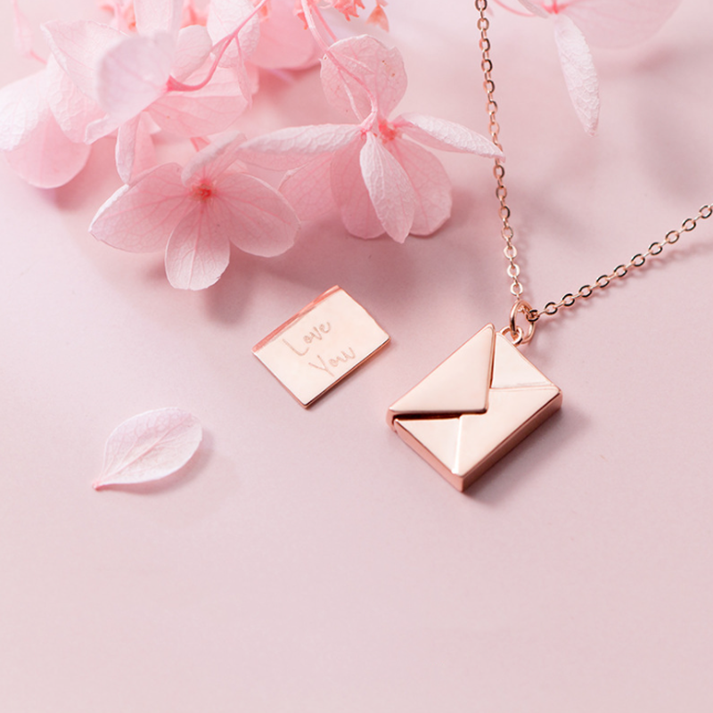 Luvikno | Wrap Necklace laget av Titanstål