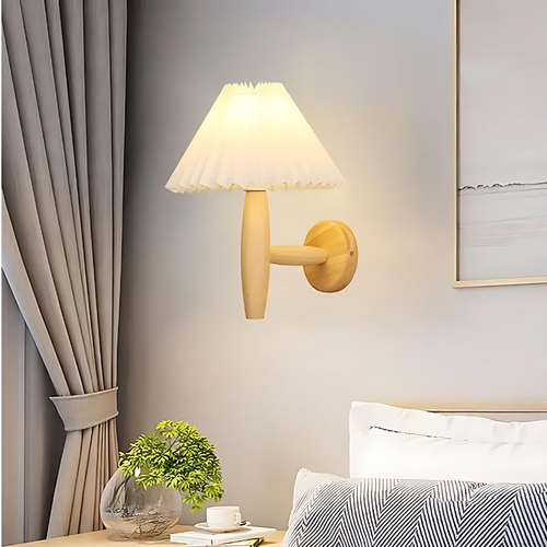 Skandinavisk moderne vegglampe i tre | Luvikno