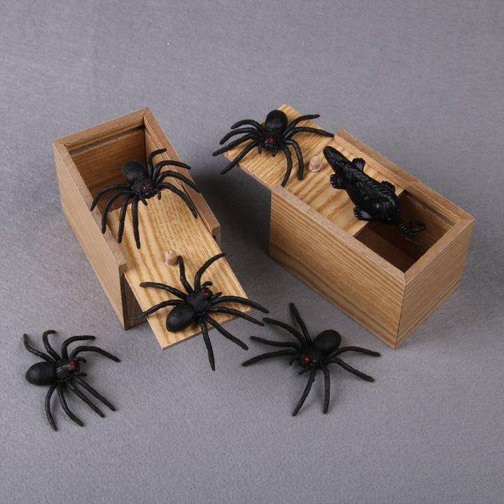 Jumping Spider Prank Box | Luvikno