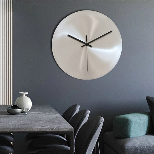 TijdStaal Veggklokke – Moderne Rustfritt Stålklokke med Slank Design og Store Tall | Luvikno