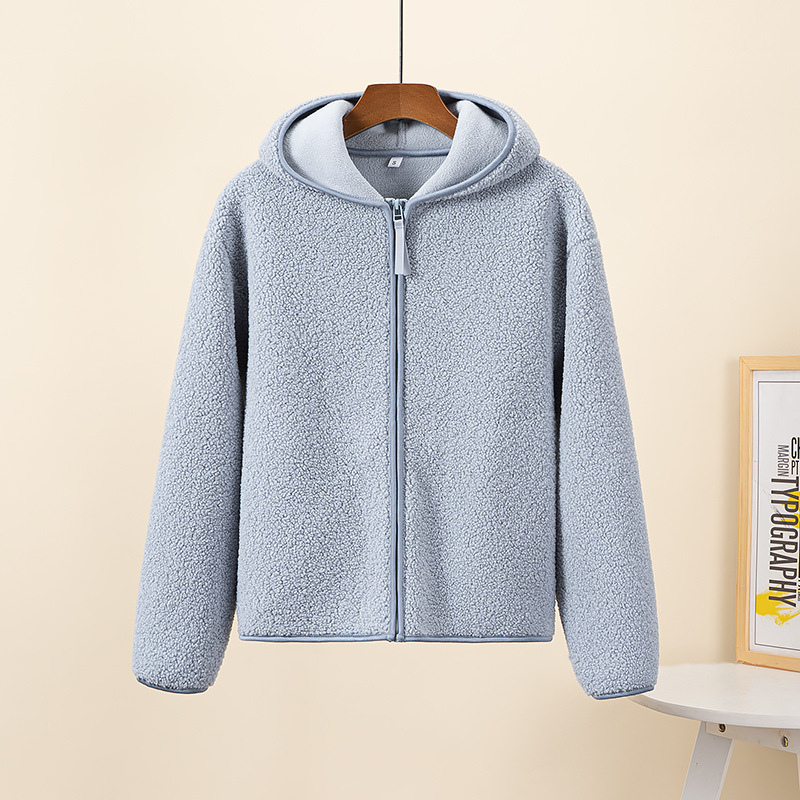 Luvik | Damejakke laget av varmt fleece-materiale, langermet hettegenser med glidelås