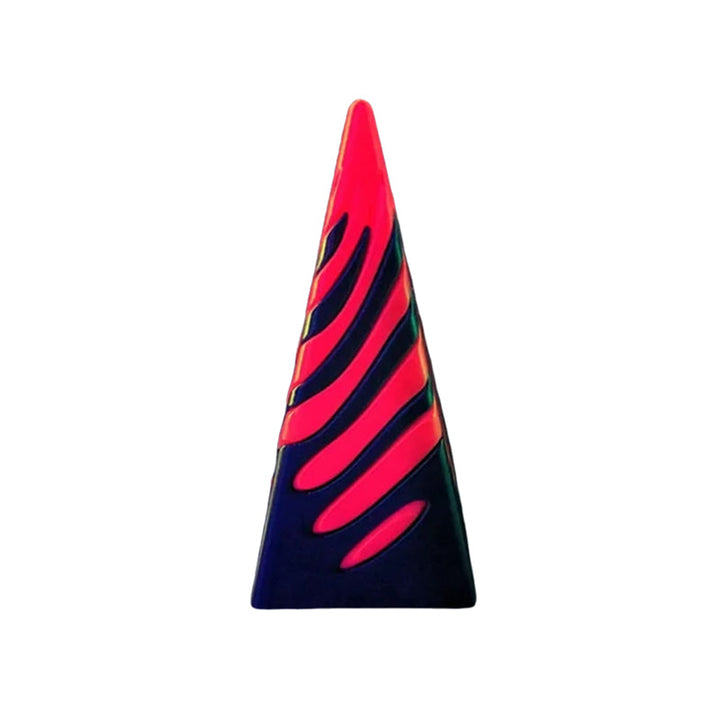 Umulig pyramide passasje skulptur | Luvikno