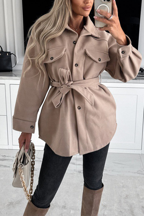 Luvik | Nyöritys Yksivärinen Kassi Napillinen Pitkähiha Takki