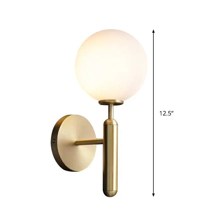 Milky Glass Ball Vegglampe Moderne 1 Hode Messing Veggmontert Lysarmatur med Metall Blyantarm | Luvikno