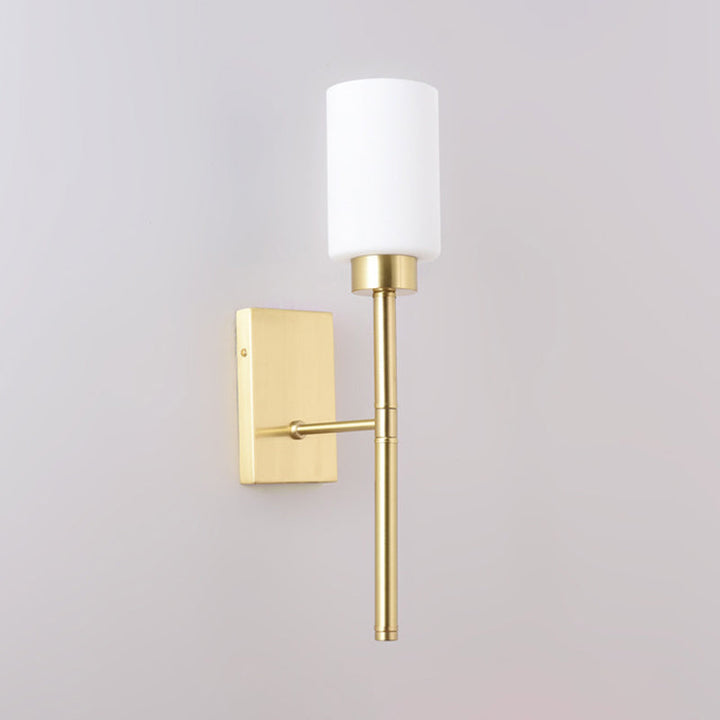 Opal Glass Tube Sconce Modernist 1 Pære Veggbelysning Armatur i Messing med Metall Blyantarm | Luvikno