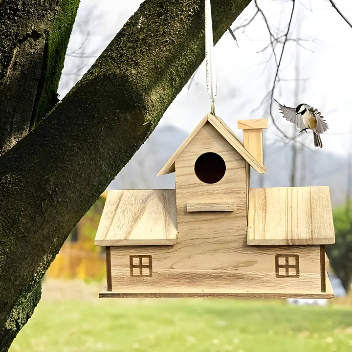 WoodlandBird Hus- Tre Hulls Hengefuglehus med 3-Hull | Luvikno