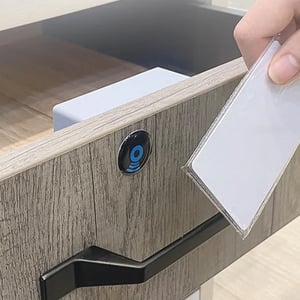 Luvikno | SafeTap – Smart beskyttelse for dine skap