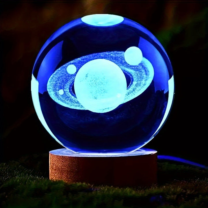 LumiSphere - Luksus 3D Krystall Bordlampe med Trebase Luvikno