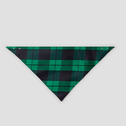 Luvik | "Hyvää joulua" Valkoinen kirjain 2025 Musta pitkähihaisia paita mustilla ja vihreillä ruudullisilla housuilla Perheeseen sopivat pyjamat