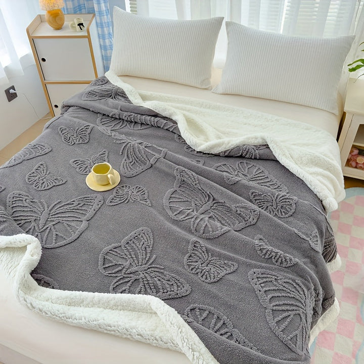 Cozy Luxe – Myk Fleece Teppe med Sommerfugl Design Luvikno