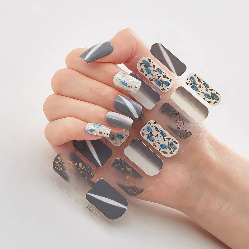 GlitzNail – Festive Christmas Nails Rask, Komplett Uten Salong Luvikno