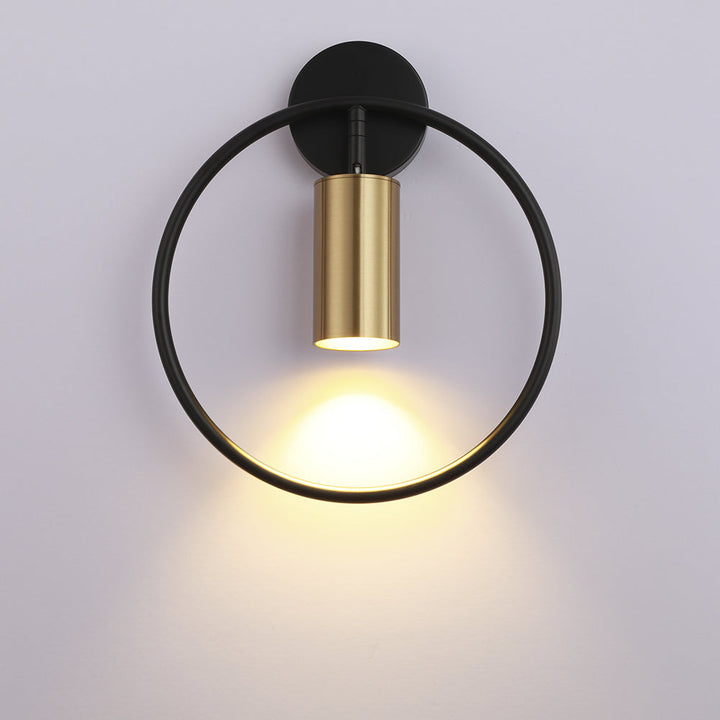 FlammeStylée – Gylden Vegglampe for Elegant Atmosfære Luvikno