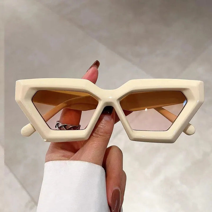 Emma Solbriller | Retro & Moderne | Luvikno