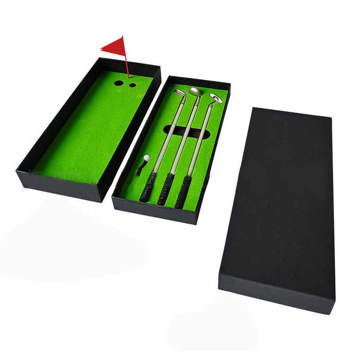 Golfgave med putting green Luvikno