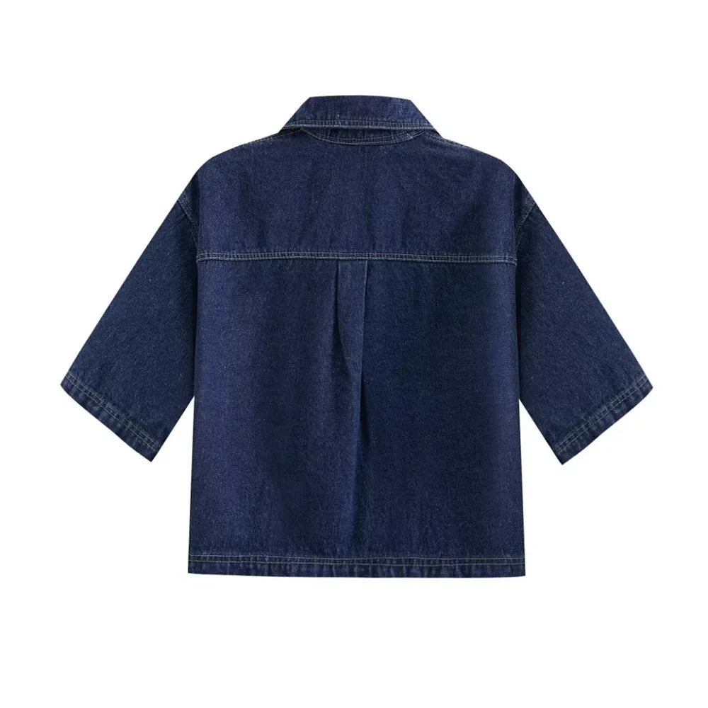 Luvik | Tyylikkäät Denim-lyhyet housut ja toppi modernilla V-kaula-aukolta