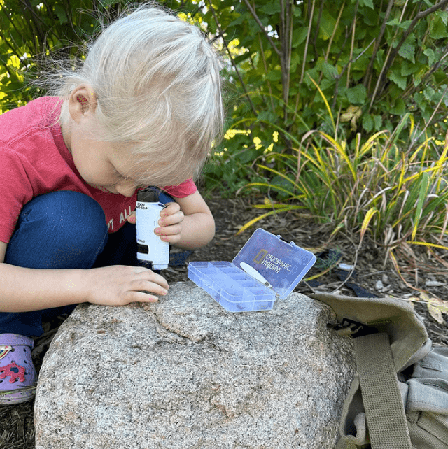 Luvikno | Portable mikroskop for unge utforskere