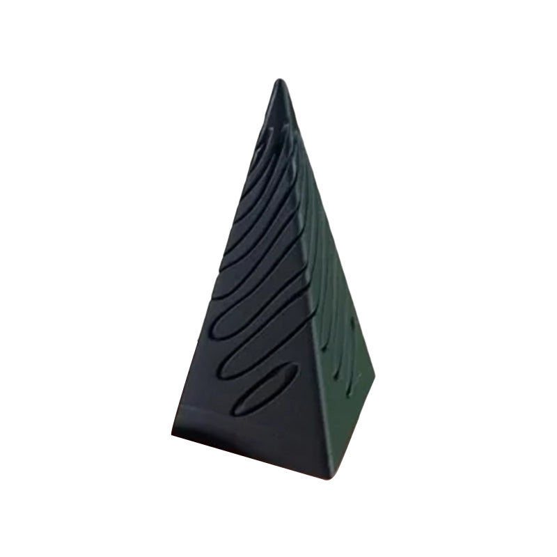 Umulig pyramide passasje skulptur | Luvikno