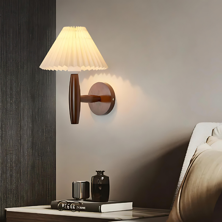 Skandinavisk moderne vegglampe i tre | Luvikno