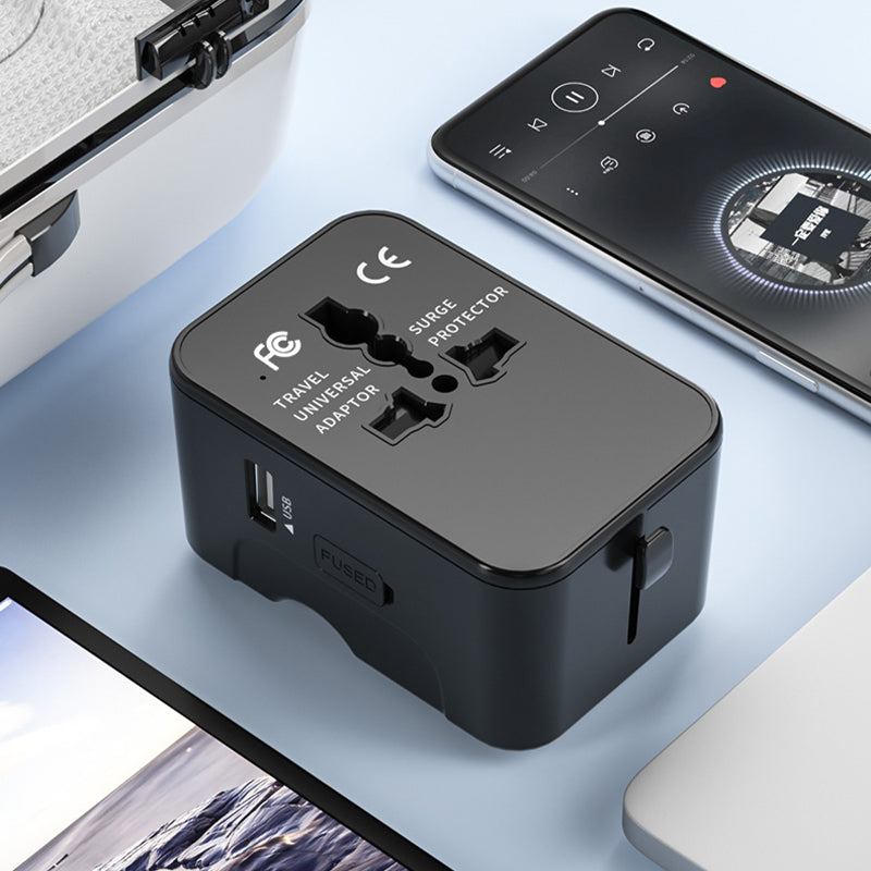 Universell reiseadapter med doble USB-porter | Luvikno