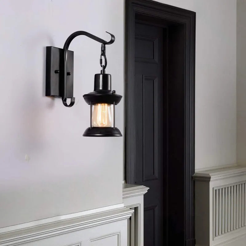 Vegglampe med vintage glasskjermdesign Luvikno