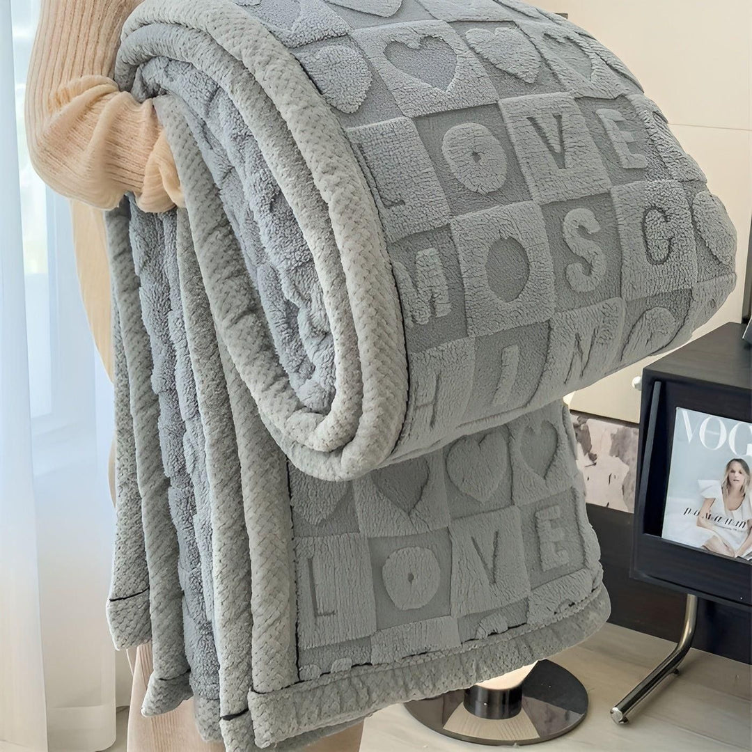 CoralDream Teppe - Varm Fleece Vinterteppe med Dobbeltsidig Hjerte- og Bokstavdesign | Luvikno