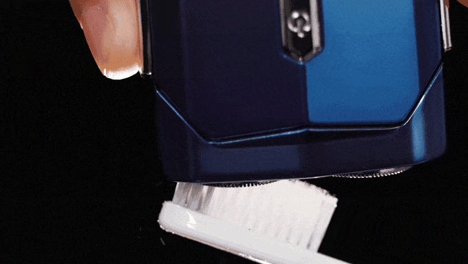 Luvikno | LuxRazor Elite Travel Charger | Kompakt magnetisk design for enkel barbering på farten