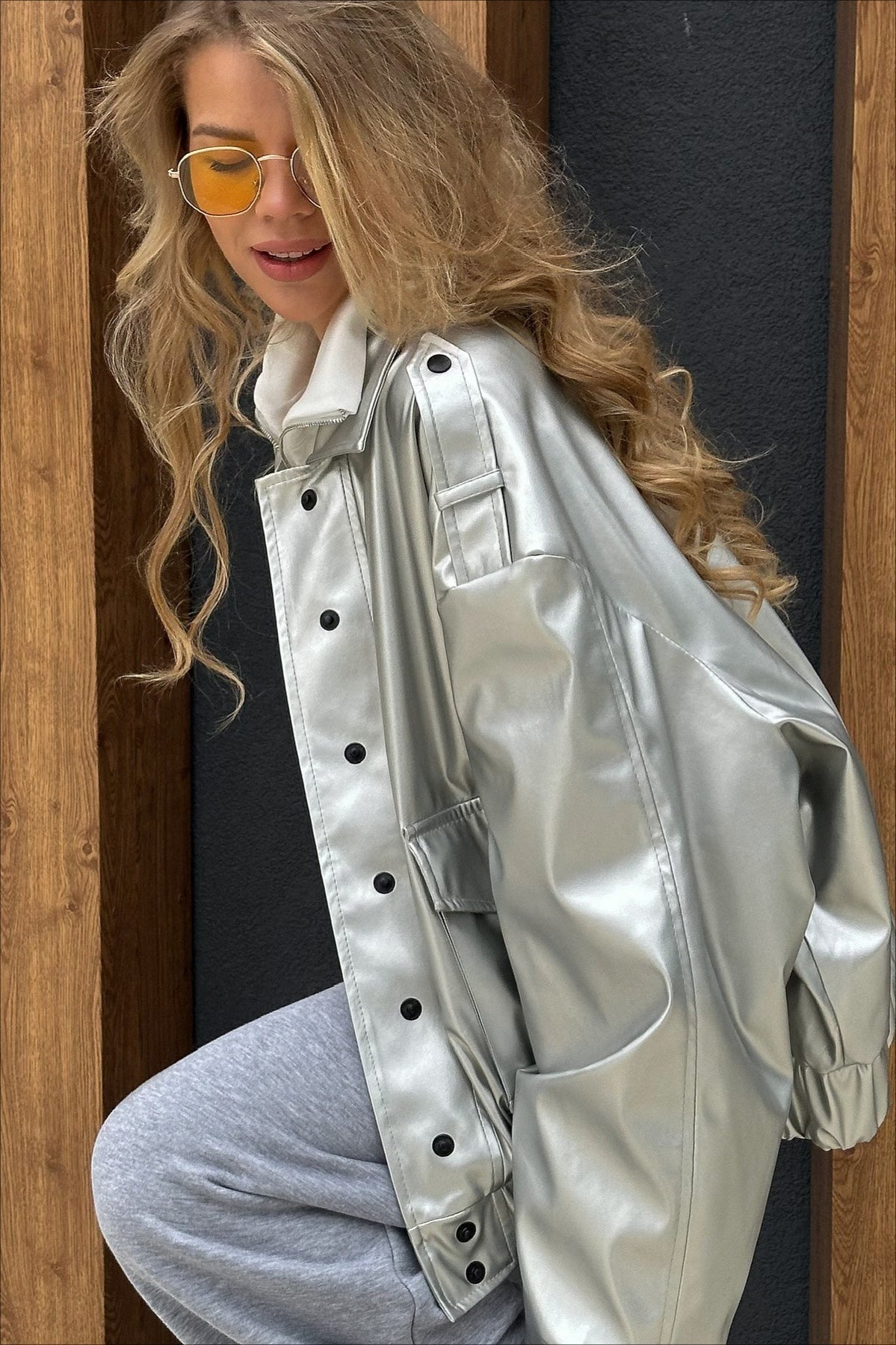 Luvik | Pitkähihaine nahkatakki