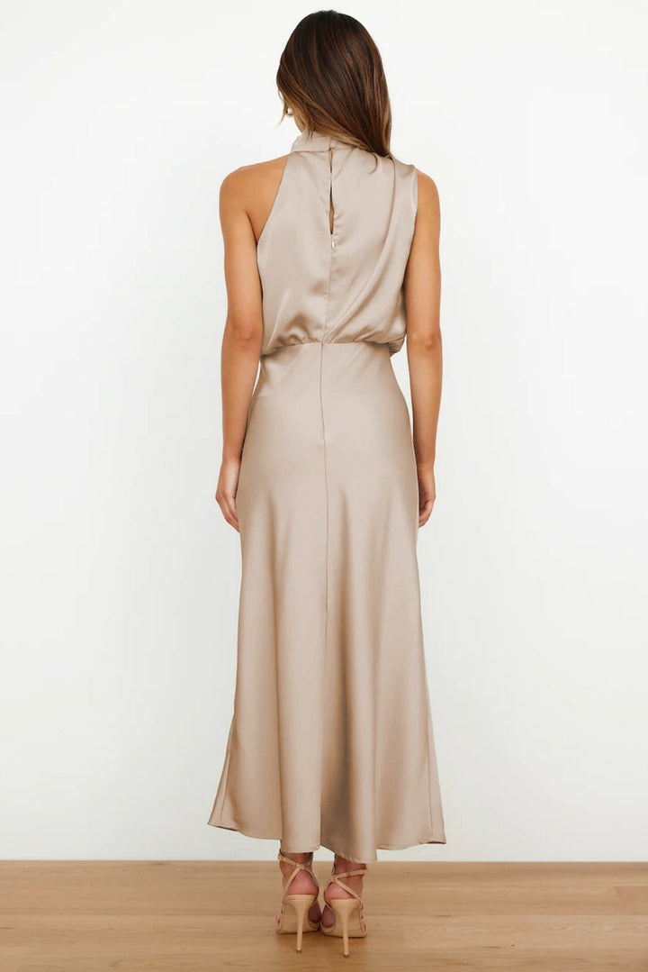 Luvik | Elegant Satin-Midiopas mekko Halterneck