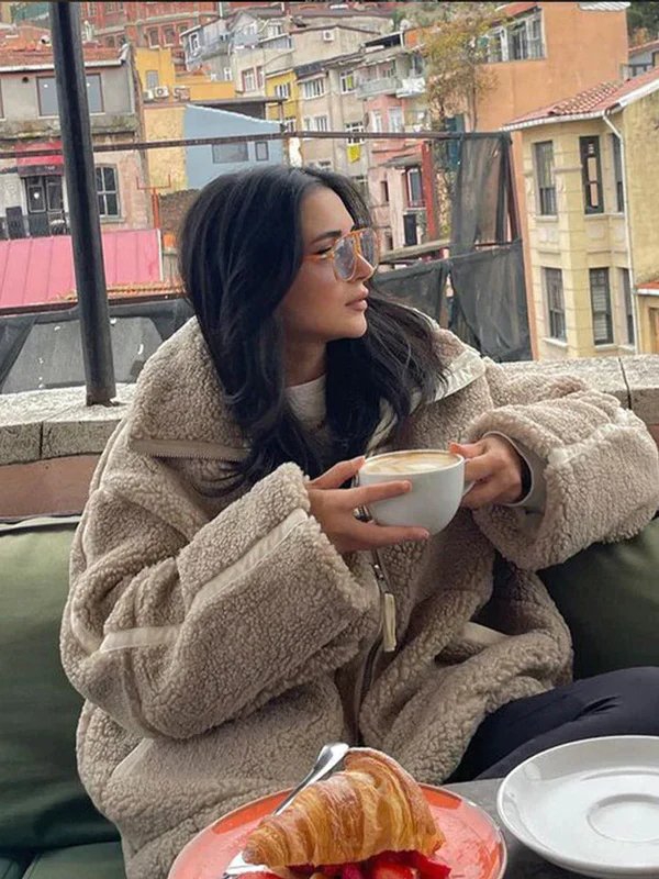 Luvik | Mukava takki, jossa on vetoketju ja korkeakaulus