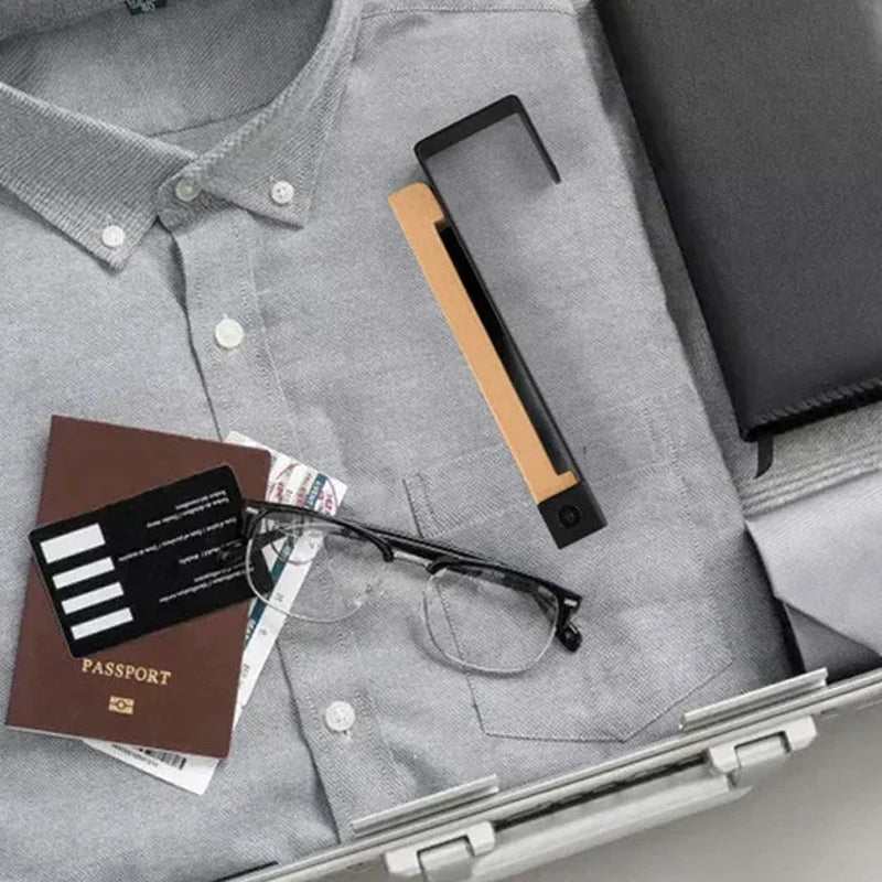 Luvikno | HangClothes – Den sammenleggbare premium dørkroken!