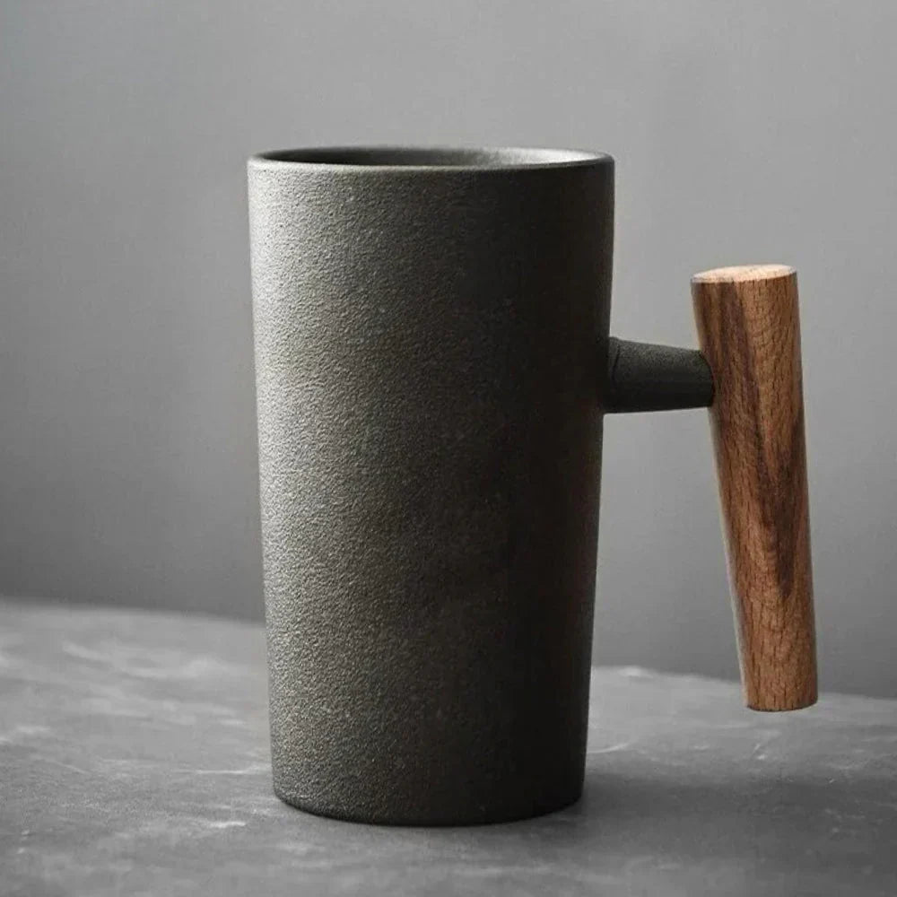 ScandiSip Keramisk Kopp – Minimalistisk Skandinavisk Design med Treskaft | Luvikno