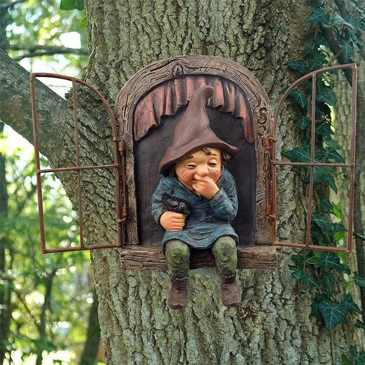 Luvikno | Hagedekorasjon av gnomestatuen